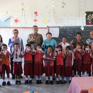 BUPATI BERKANTOR DI DESA SIDULANG, DISDUKCAPIL TOBA LAKSANAKAN PELAYANAN ADMINDUK
