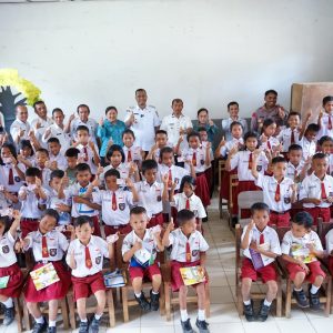 BUPATI DAN WAKIL BUPATI TOBA BERKANTOR DI DESA TARABUNGA, 72 KIA DITERBITKAN