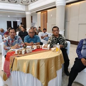 PLT. KADIS DUKCAPIL TOBA HADIRI RAPAT KOORDINASI UHC PROVSU