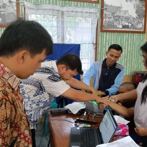 DISDUKCAPIL TOBA BERSAMA DINSOS TOBA LAKSANAKAN PEREKAMAN KTP-EL BAGI WARGA BERKEBUTUHAN KHUSUS DI PK HEPHATA