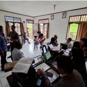 DISDUKCAPIL Langsung ke Desa, Layani 123 Berkas Administrasi Kependudukan di Desa Lumban Lobu