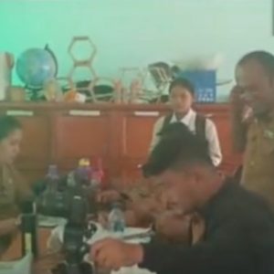 DISDUKCAPIL TOBA TURUN KE SEKOLAH SMK N.2 BALIGE DISDUKCAPIL TOBA TURUN KE SEKOLAH SMK N.2 BALIGE