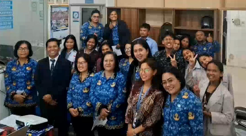 Disdukcapil Toba Perkuat Kebersamaan Melalui Ibadah Bersama Disdukcapil Toba Perkuat Kebersamaan Melalui Ibadah Bersama