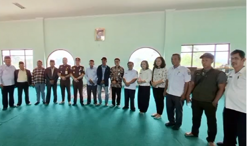 Tim PAKEM Kabupaten Toba Kunjungi Penghayat Kepercayaan di Lumban Julu