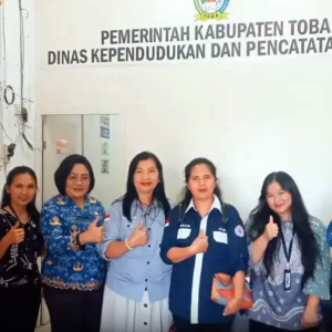 Disdukcapil Toba Terima Kunjungan Dosen USSG untuk Evaluasi Perkembangan Mahasiswa Universitas Sisingamangaraja XII Tapanuli (UNITA)