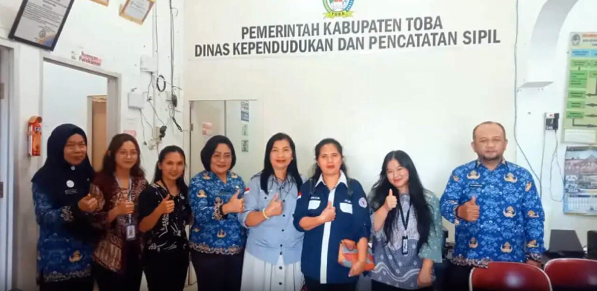 Disdukcapil Toba Terima Kunjungan Dosen USSG untuk Evaluasi Perkembangan Mahasiswa Universitas Sisingamangaraja XII Tapanuli (UNITA)